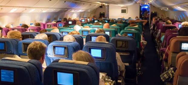 ¿Cuánto pagarías por poder reclinar el asiento en un avión?