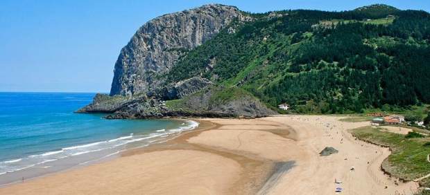 Monumentales y únicas: diez playas de España que tienes que visitar este verano