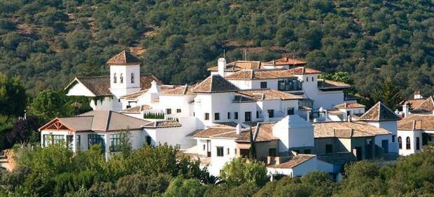 La Bobadilla, un remanso de paz entre encinas y olivares en pleno corazón de Andalucía