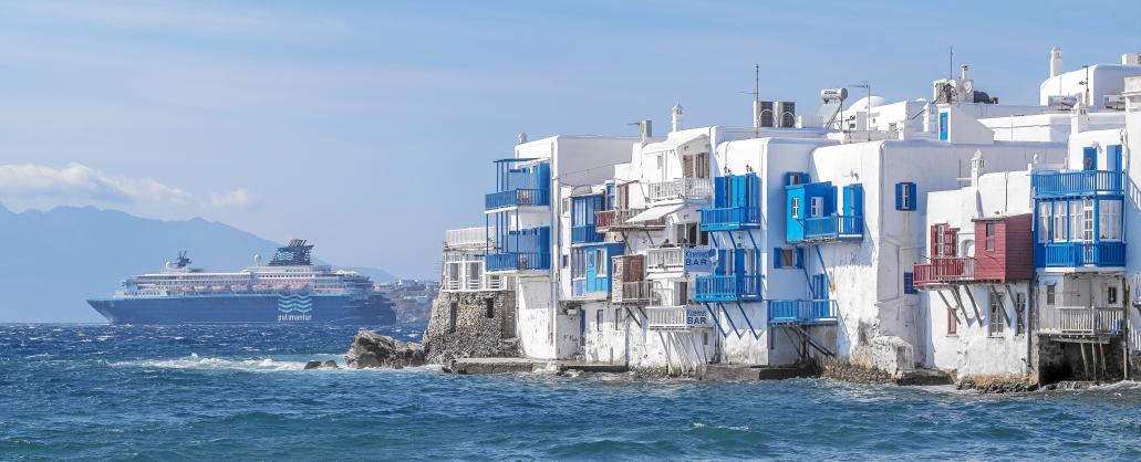 Grecia, un crucero en blanco y azul