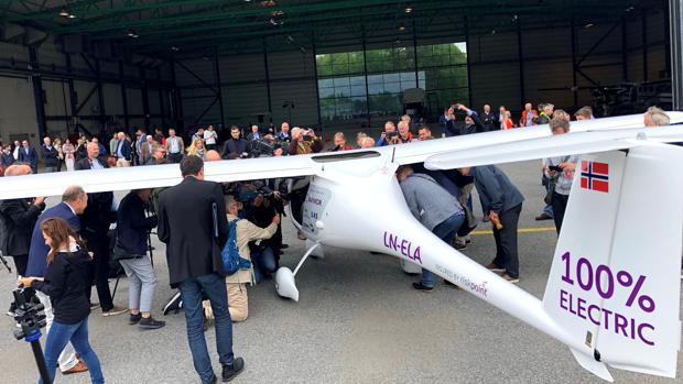 El primer avión de pasajeros eléctrico comienza a volar