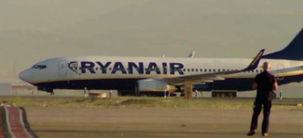 Pasajeros reubicados y vuelos cancelados: así intenta Ryanair minimizar la huelga