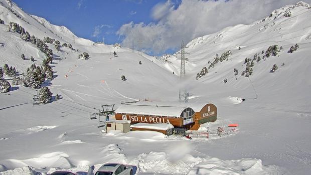 Las estaciones de esquí abren 900 km de pistas este fin de semana