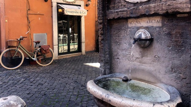 Por qué nunca deja de salir agua de las fuentes de Roma