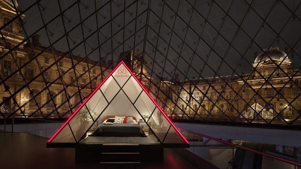 Airbnb transforma el Museo del Louvre en hotel por una noche