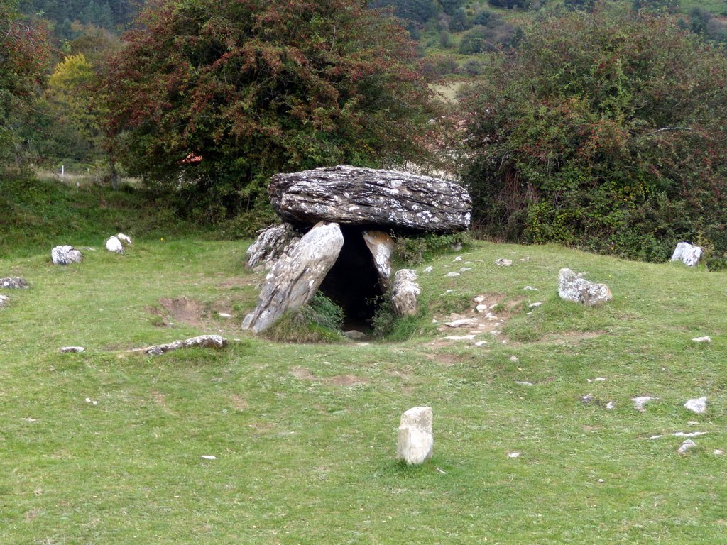 VALLE DEL RONCAL - Arrako - dolmen