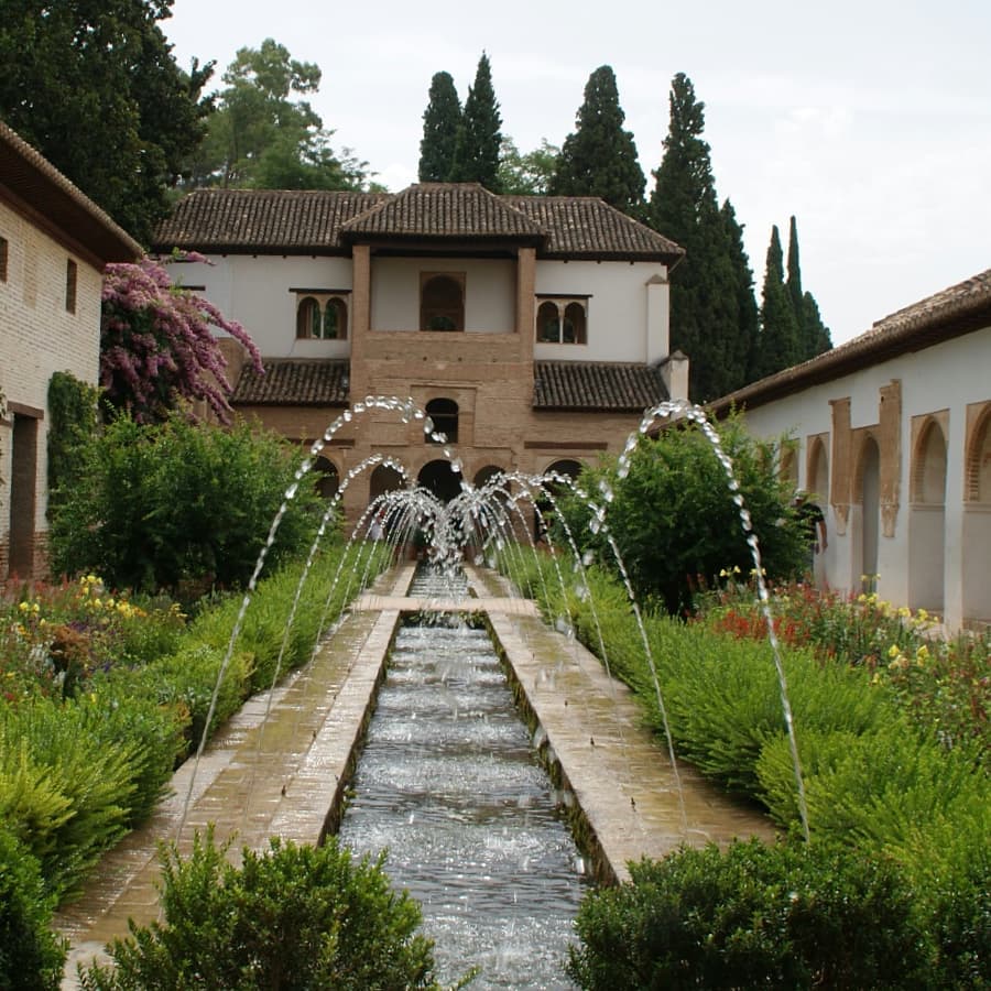 La Alhambra de Granada: un tesoro arquitectónico