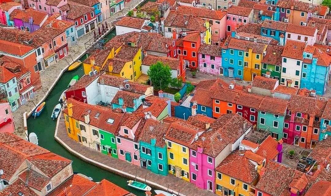 Descubre el secreto mejor guardado de Venecia: ¡La vibrante isla de Burano te sorprenderá!