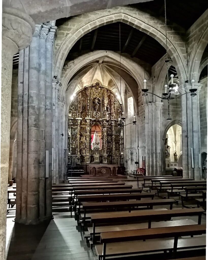  Iglesia de Santa María del Azogue - BETANZOS